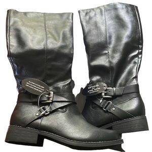 🖤SOLD🖤NIB black boots size 6